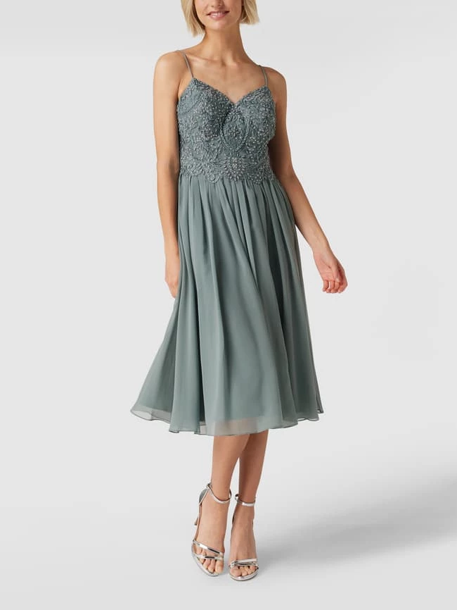 Laona Cocktailkleid Mit Floralen Stickereien Und Zierperlen - Schilf 4 Laona Cocktailkleid Mit Floralen Stickereien Und Zierperlen - Schilf – Bild 4