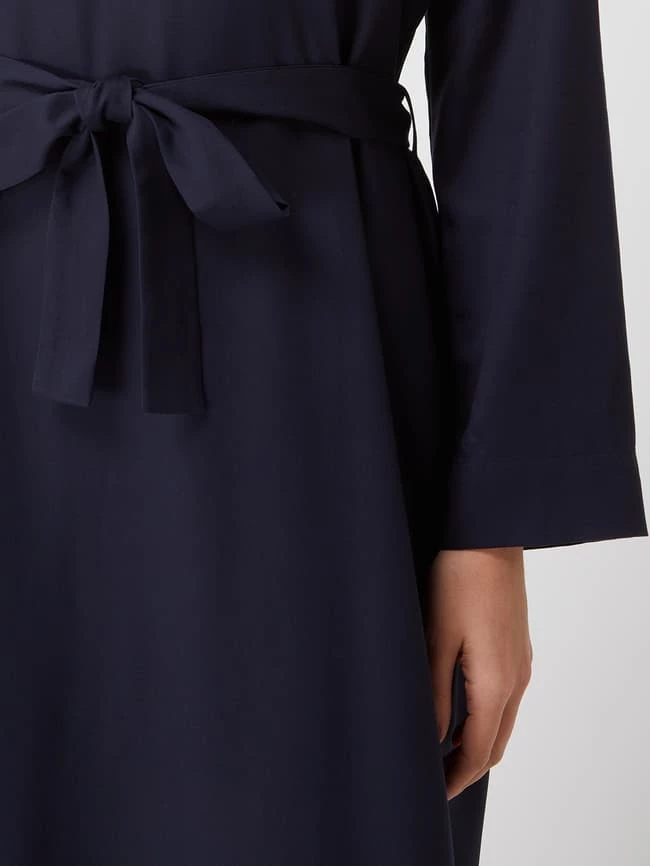 Armedangels Blusenkleid Mit Taillengürtel Modell 'Brisaa' - Marineblau 3 Armedangels Blusenkleid Mit Taillengürtel Modell 'Brisaa' - Marineblau – Bild 3