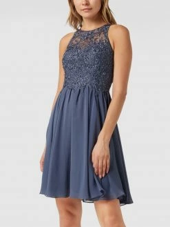 Laona Cocktailkleid Mit Floralen Stickereien Und Ziersteinen - Rauchblau -Mascara Shop 8lb4ecpmah44ahqd8or38e9h6l83igi98535aka79173gh9la91koia2ahb38ea7950kscijad550ka970o6cc9l6tj6cphgcop68o9k6ss62eb469h32p9o6dh64ohk6ph3ee0