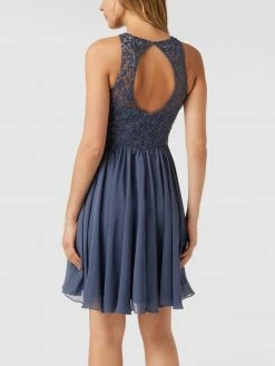 Laona Cocktailkleid Mit Floralen Stickereien Und Ziersteinen - Rauchblau -Mascara Shop 9p84ugq98h5j0k1j8l1kadpm6t4kejaj9cql2k2384r32c1k911j6h9o6p2l8h2e8l9jie2a6cokgd9g8p3m6dr36oom6phh6lj34opk65h30ob26sp66c1hcpj62d1p6hhj4d0