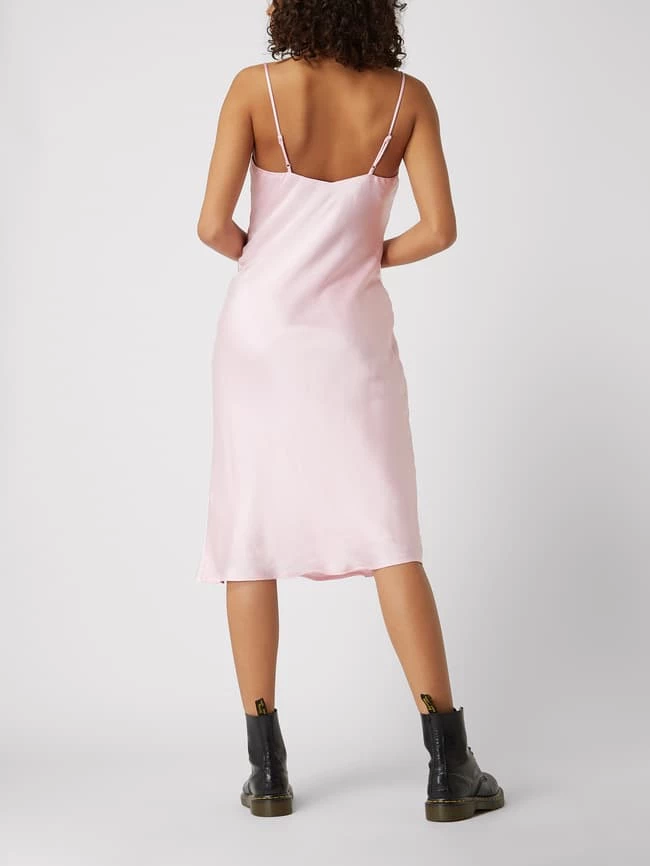 Bardot Kleid Aus Viskose - Hellrosa 4 Bardot Kleid Aus Viskose - Hellrosa – Bild 4