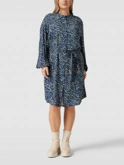 ONLY CARMAKOMA PLUS SIZE Blusenkleid Mit Allover-Muster Modell 'CARLOLLILISE' - Marineblau -Mascara Shop al932eak9p3kuh2k9p14mlho61b54kq69pak6c269la46j1o6l0kah9l652k2h9iad7k2ipl9gokik23753m6cplcli68eb1ckojccpk6kpmao9g6opjachmc5hmad1jclgj6d8