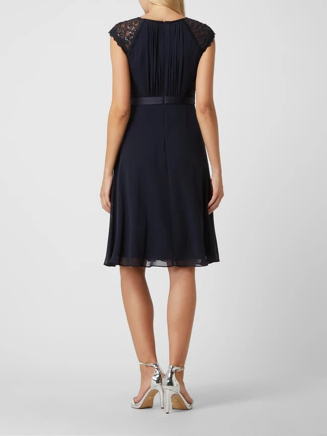 Christian Berg Cocktail Cocktailkleid Aus Chiffon Mit Spitze - Marineblau Meliert 4 Christian Berg Cocktail Cocktailkleid Aus Chiffon Mit Spitze - Marineblau Meliert – Bild 4